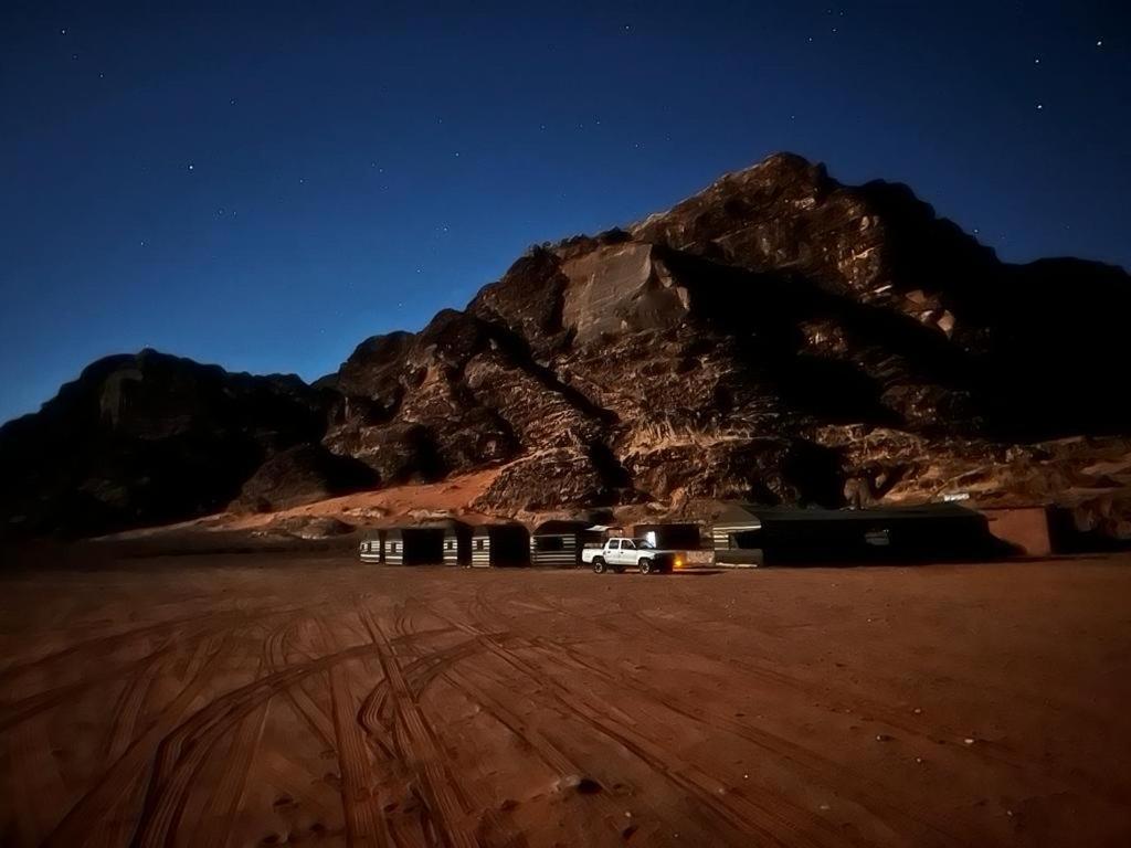Wadi Rum Sky Tours & Camp エクステリア 写真