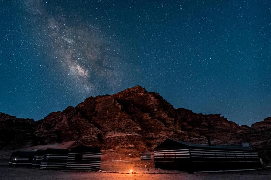 Wadi Rum Sky Tours & Camp エクステリア 写真