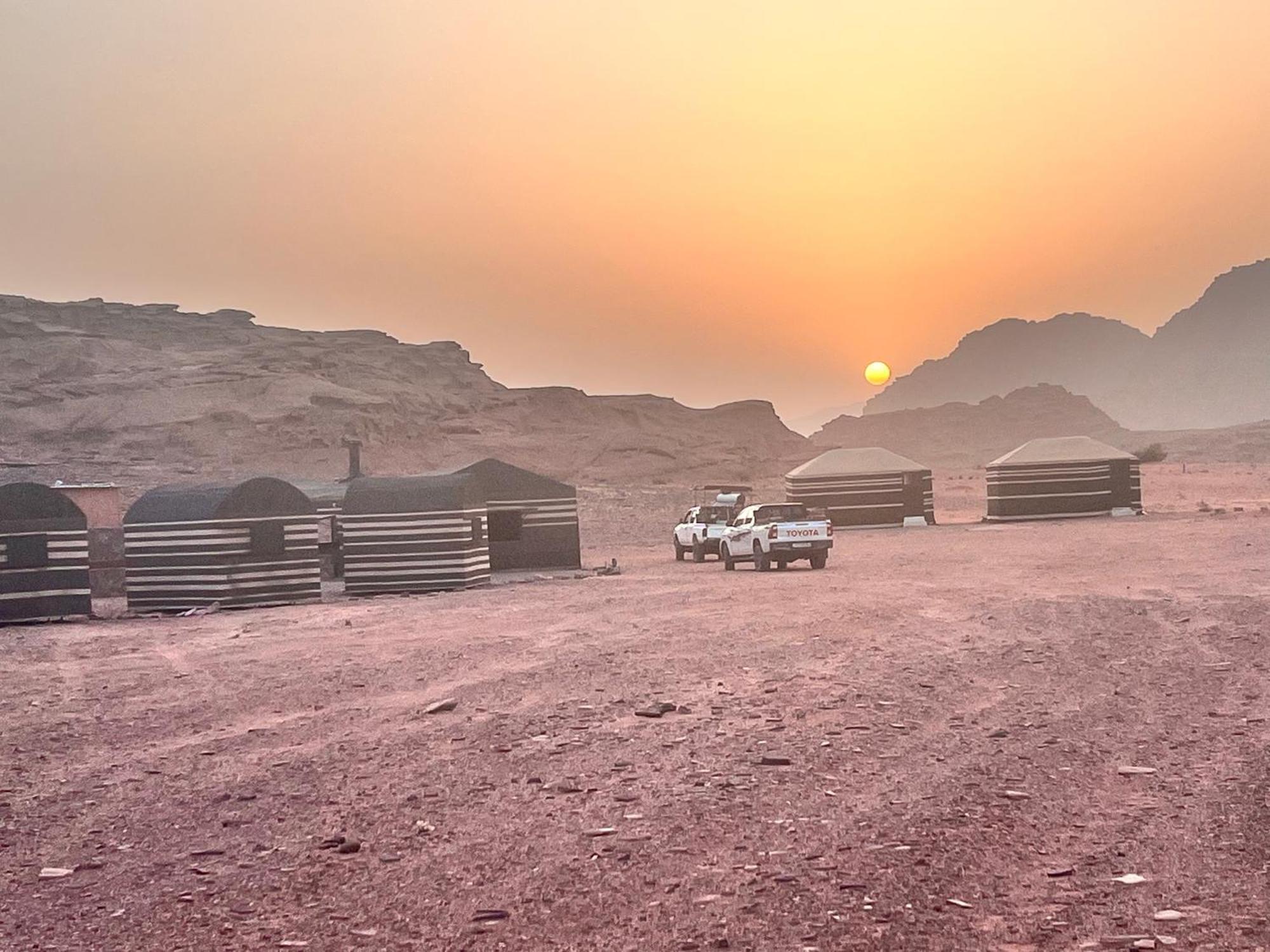 Wadi Rum Sky Tours & Camp エクステリア 写真